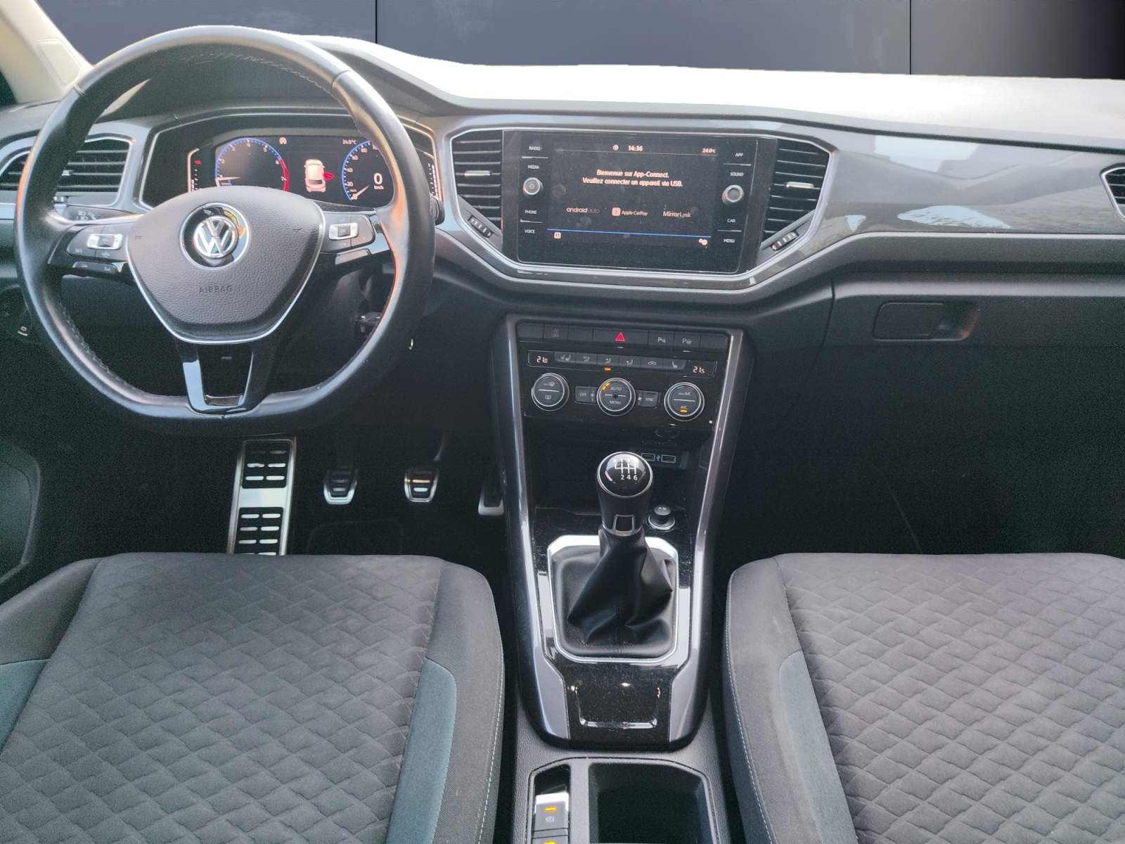Volkswagen T-Roc 14
