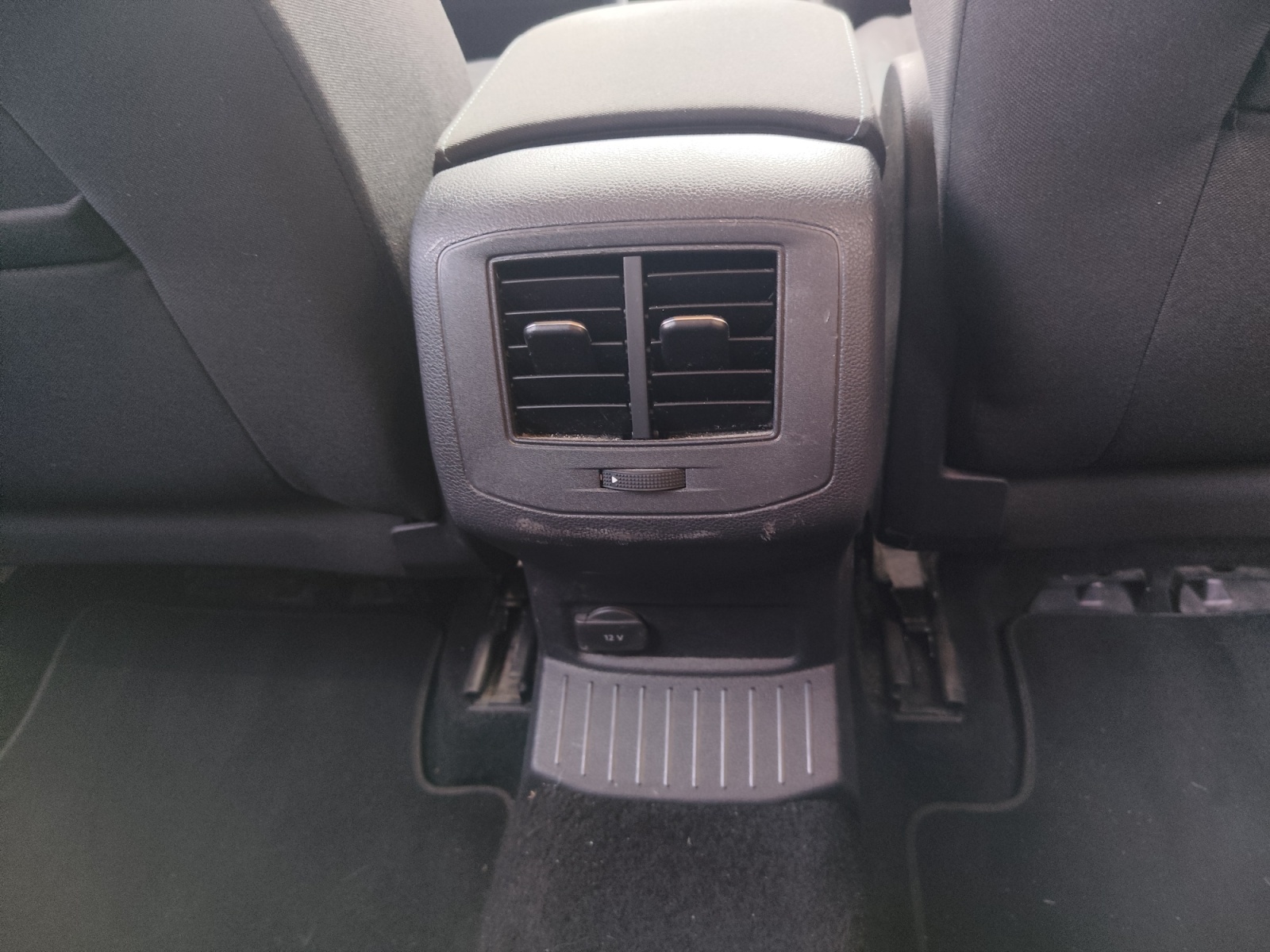 Volkswagen T-Roc 25