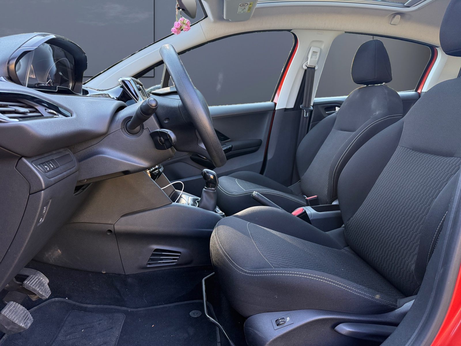 Peugeot 208 9