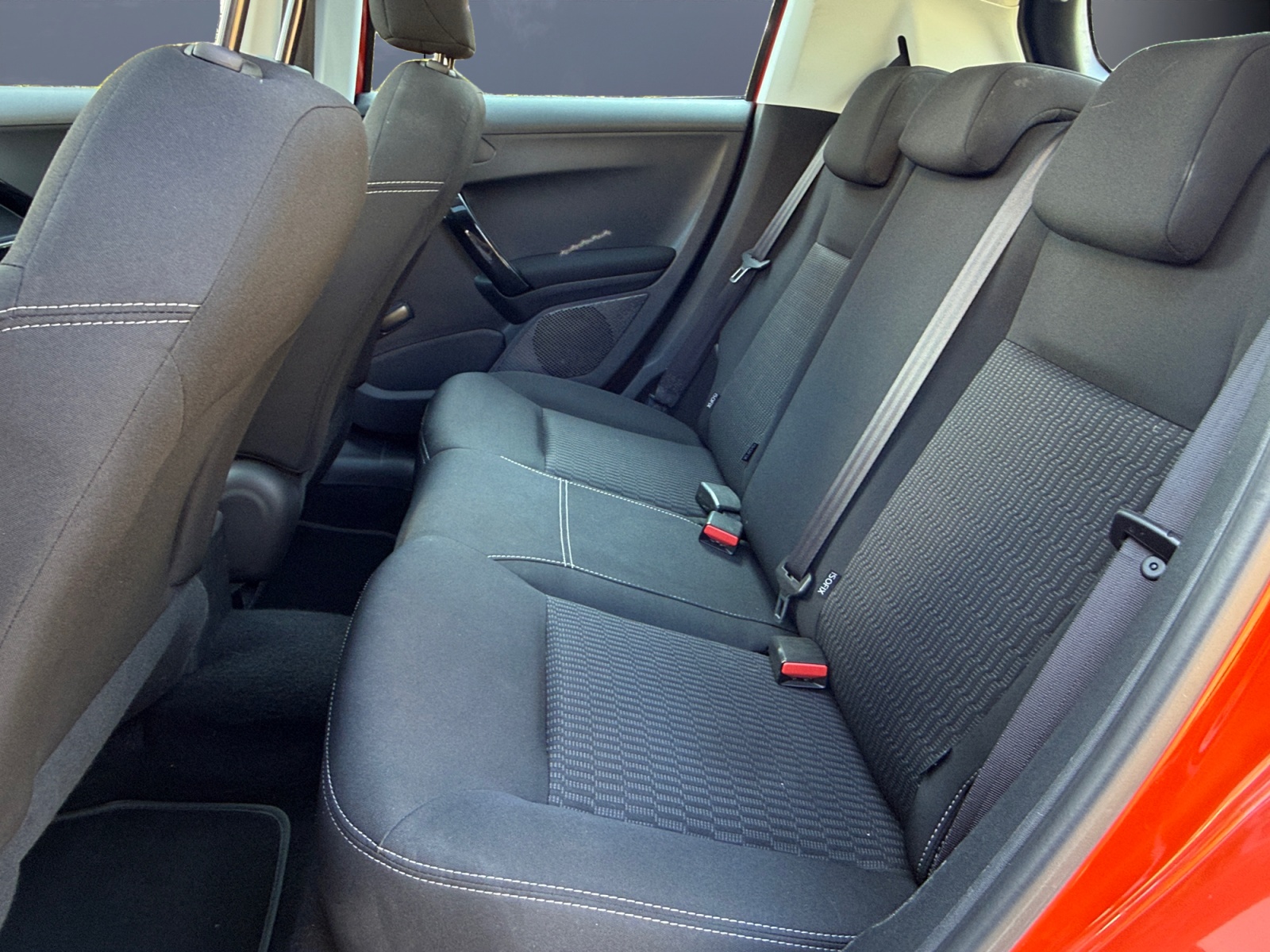 Peugeot 208 10