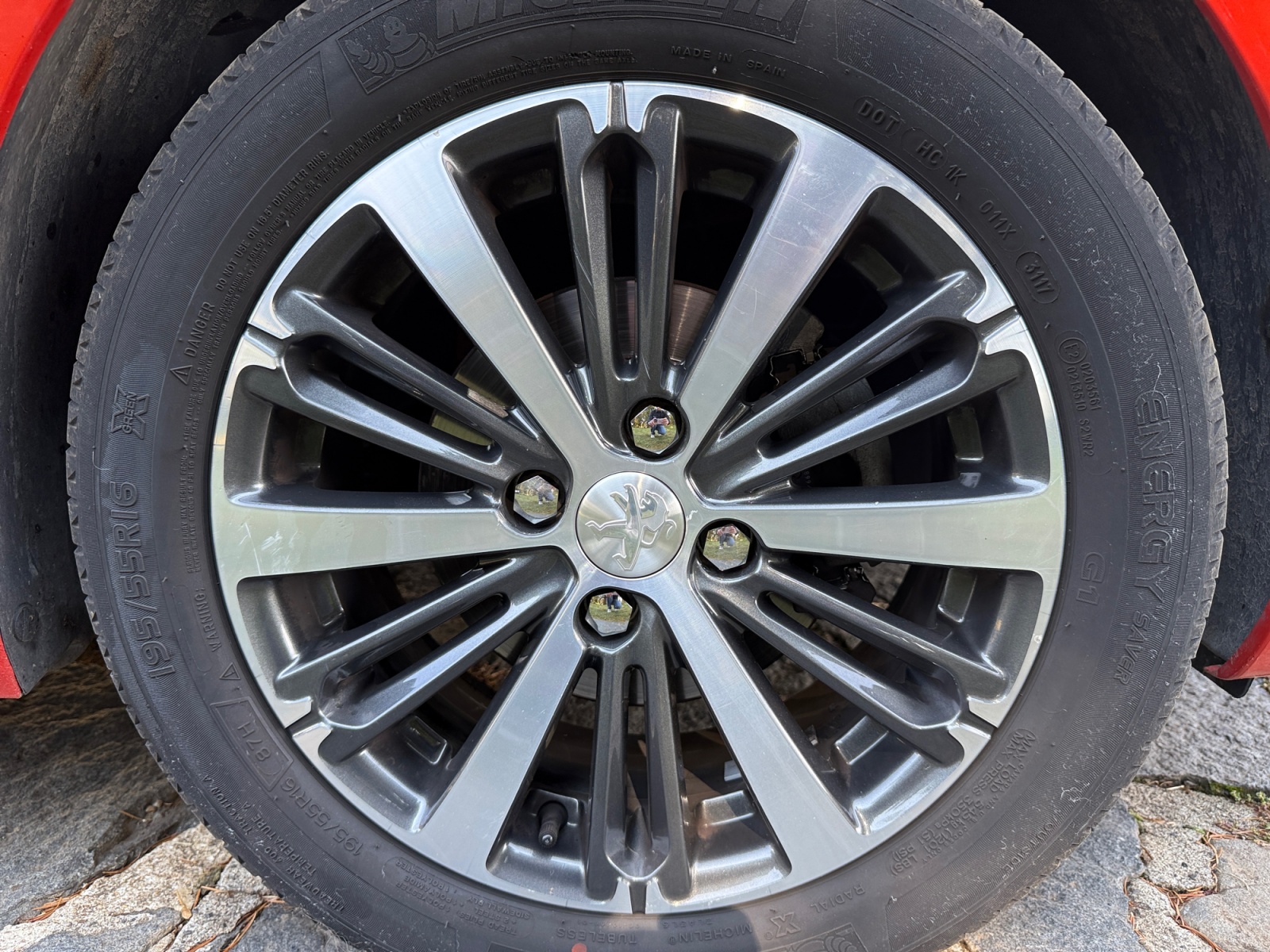 Peugeot 208 33