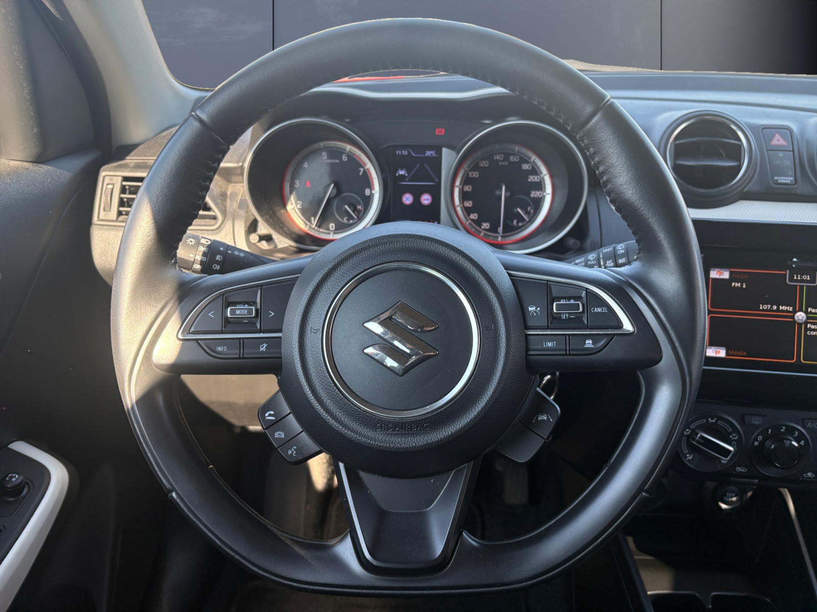 Suzuki Swift 15