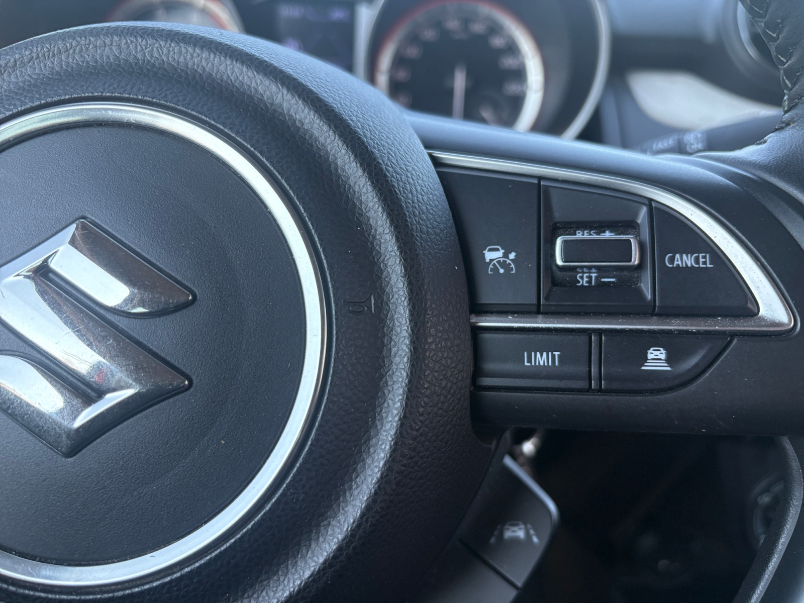 Suzuki Swift 18
