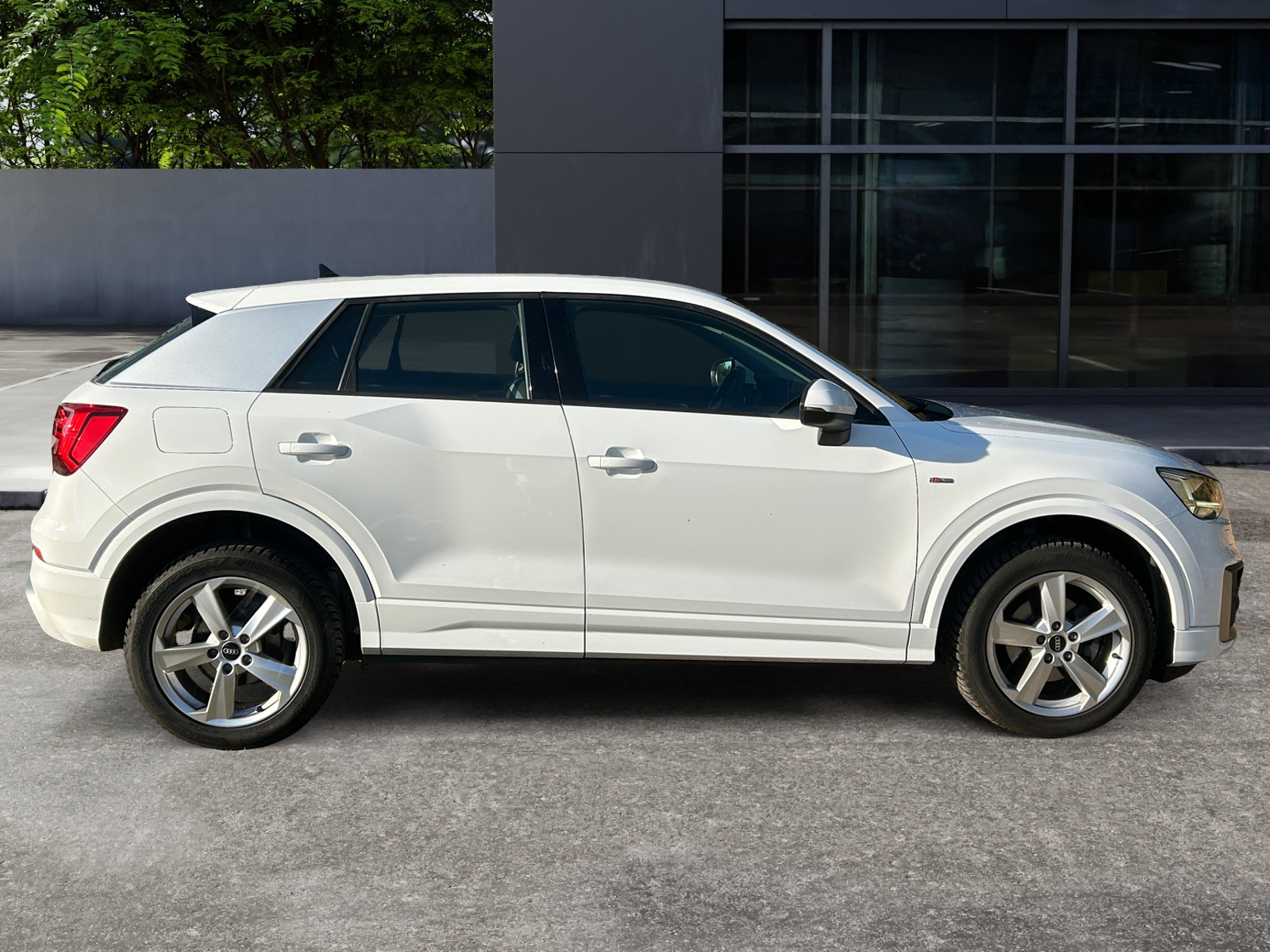 Audi Q2 5