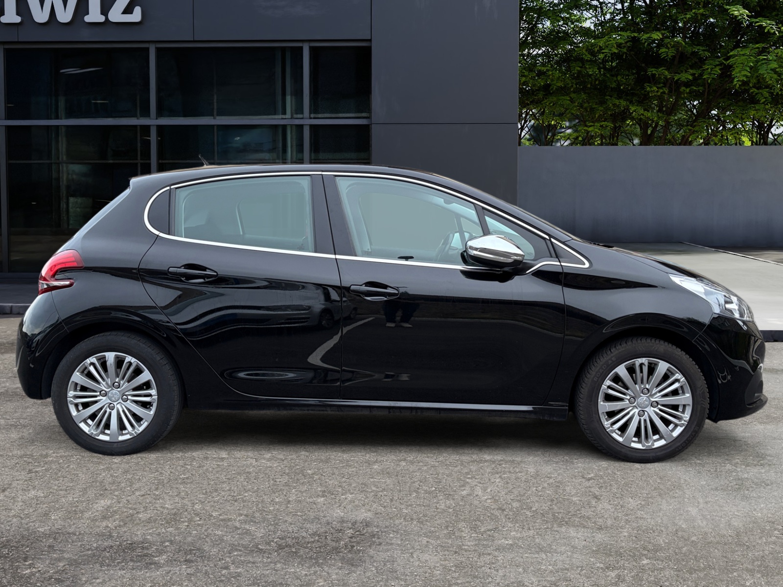 Peugeot 208 5