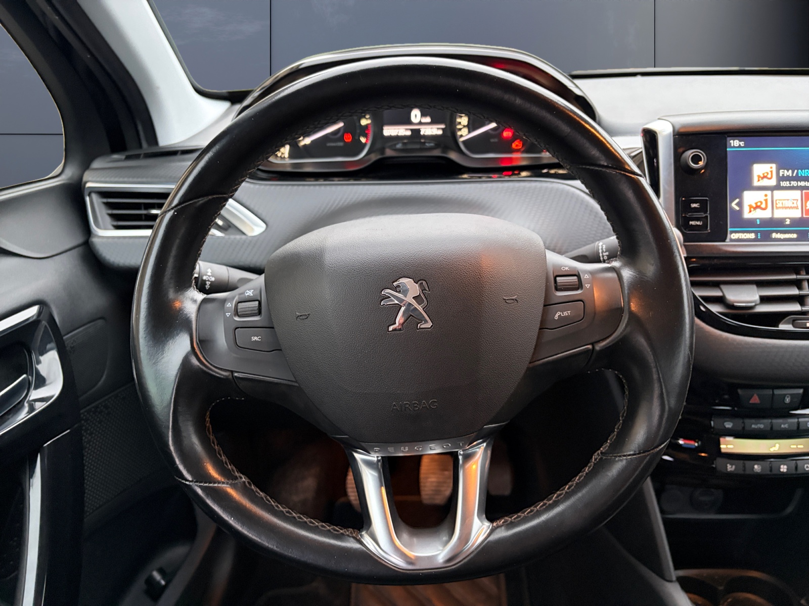 Peugeot 208 15