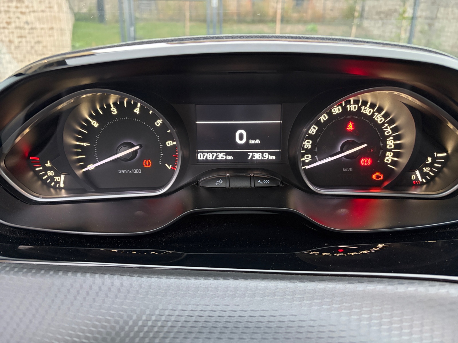 Peugeot 208 16
