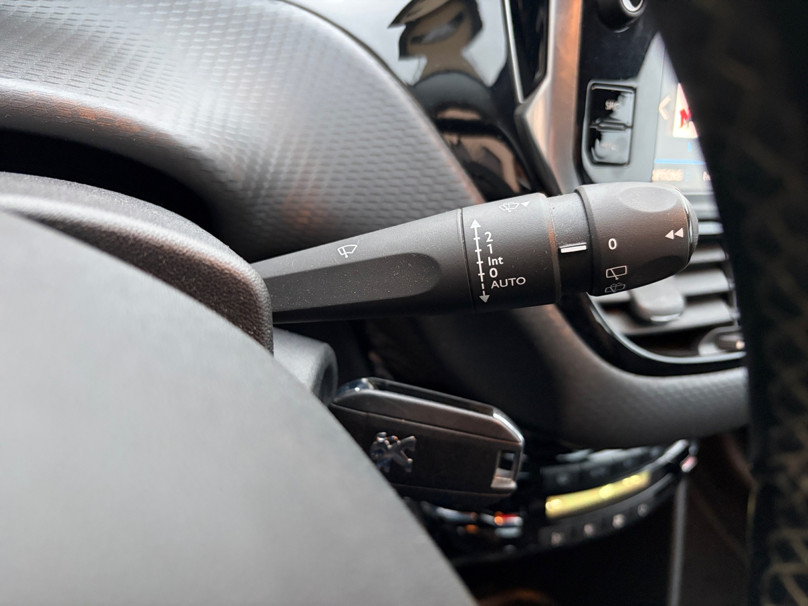Peugeot 208 21