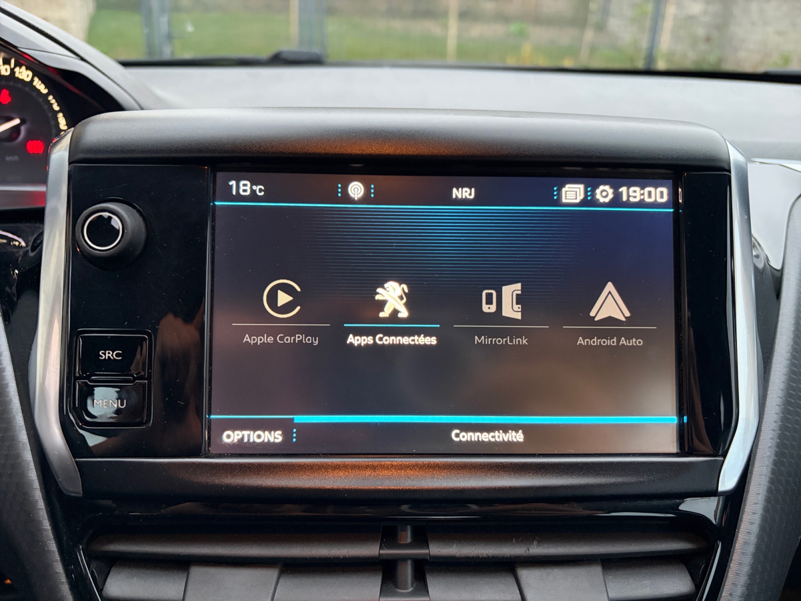 Peugeot 208 24