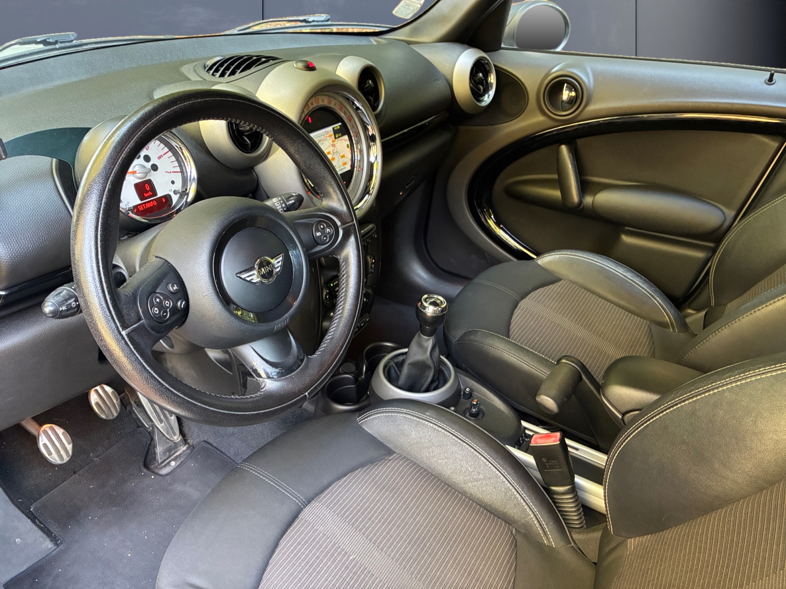 Mini Countryman 8