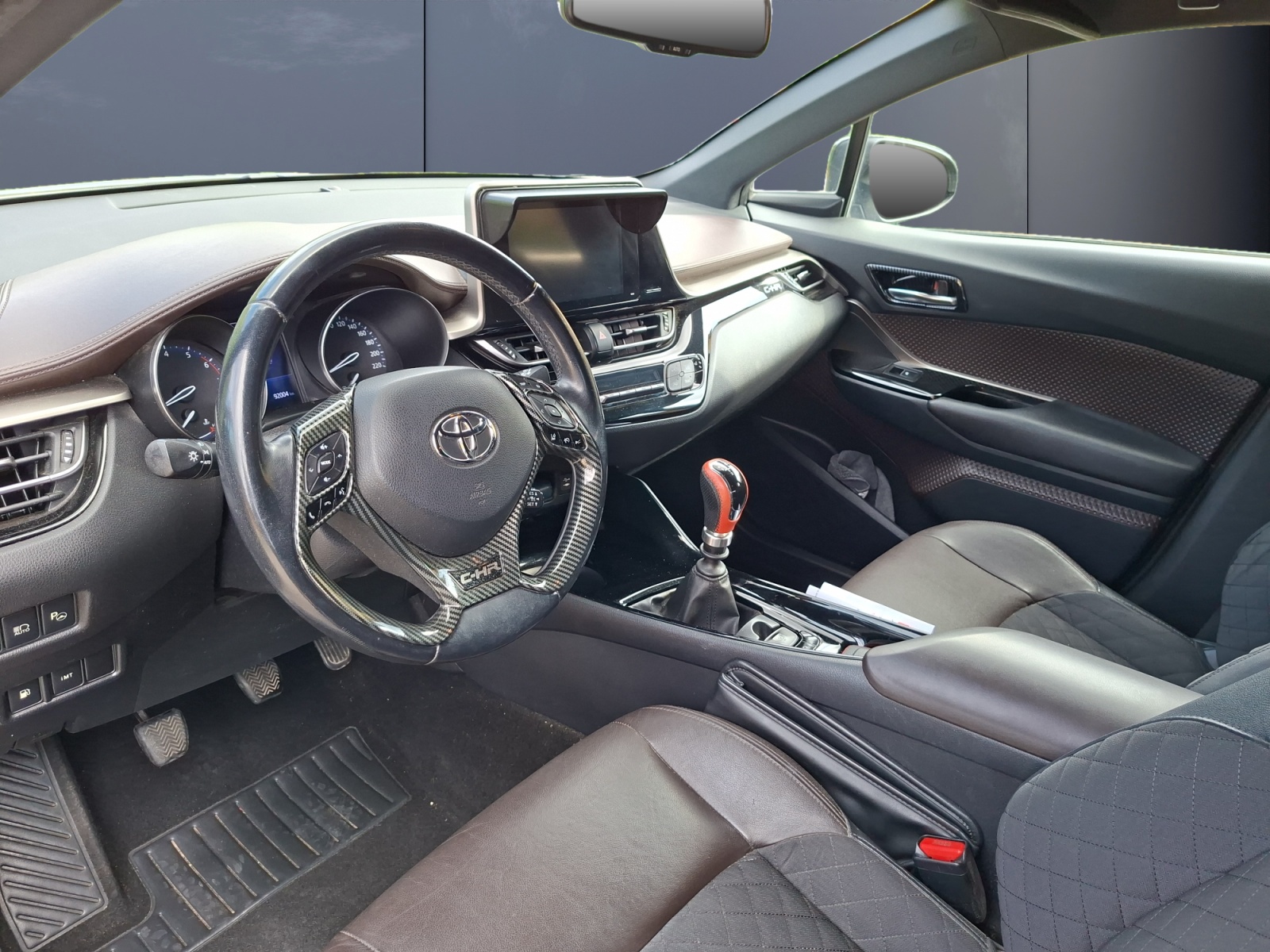 Toyota C-Hr 8