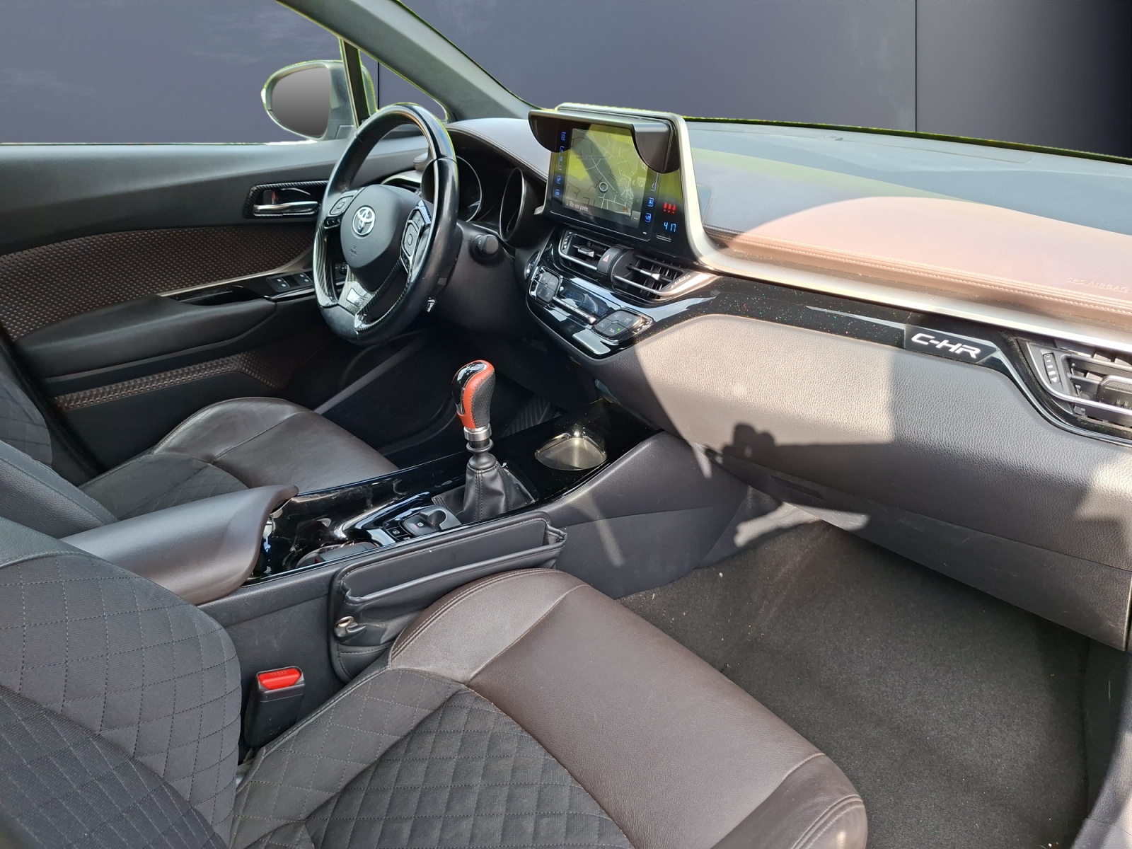 Toyota C-Hr 12