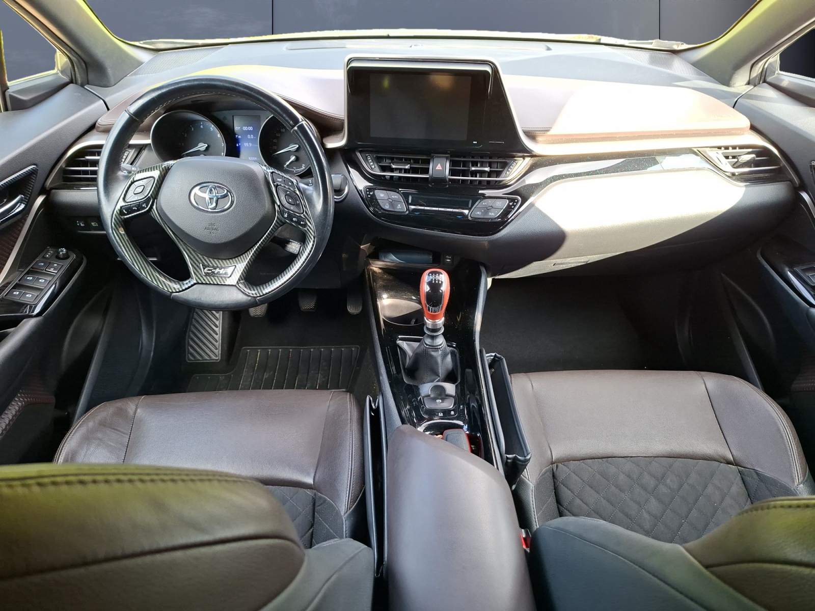 Toyota C-Hr 14