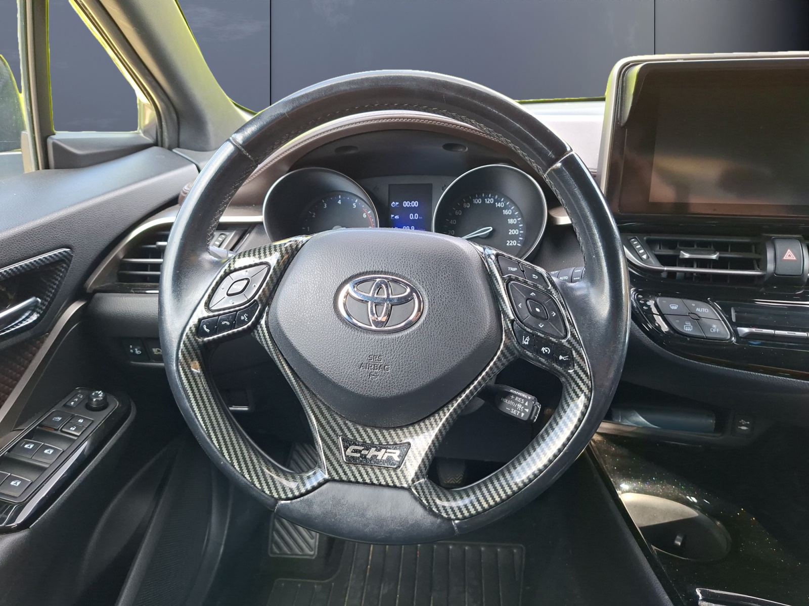 Toyota C-Hr 15