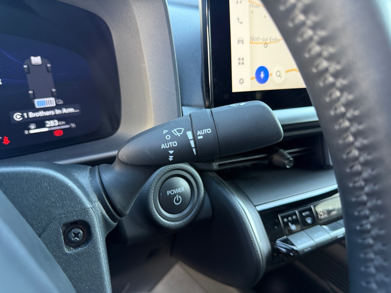 Toyota C-Hr 24