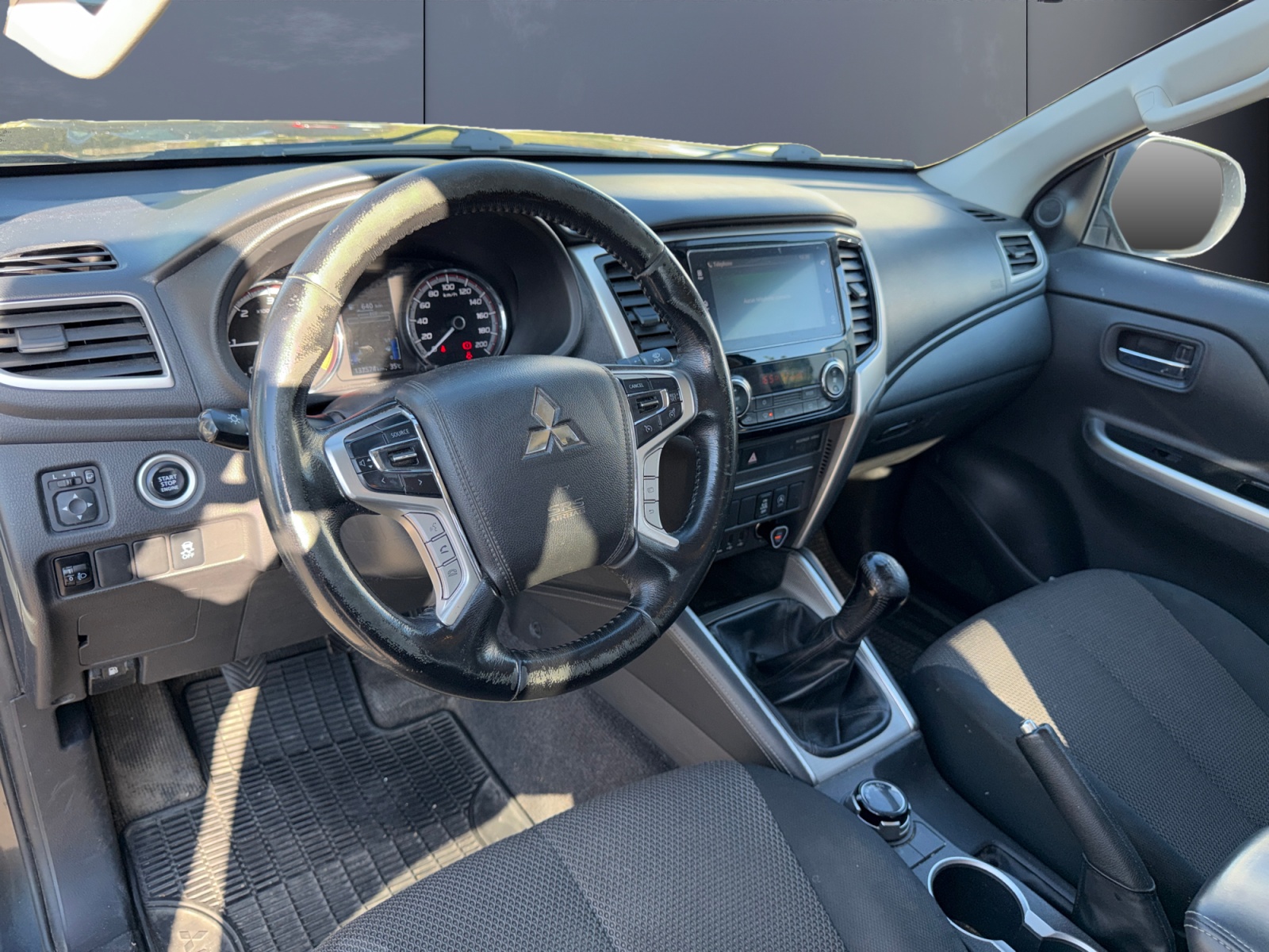 Mitsubishi L200 9