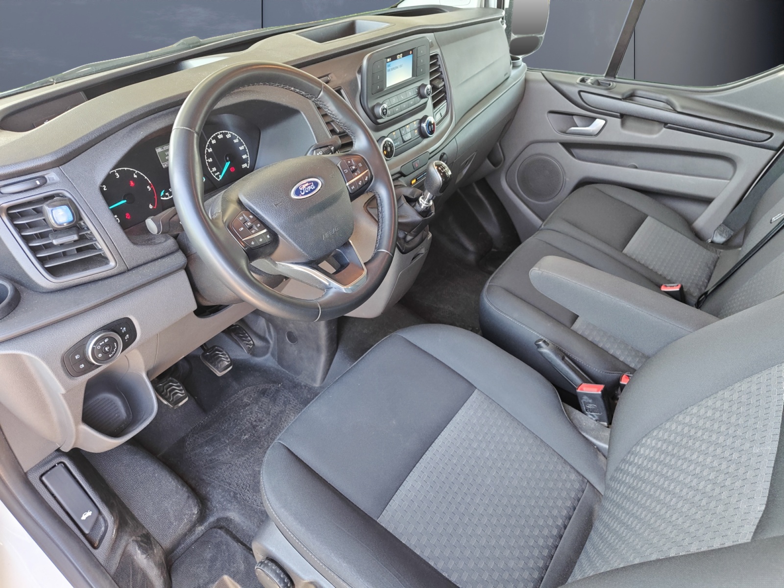 Ford Transit Custom 8