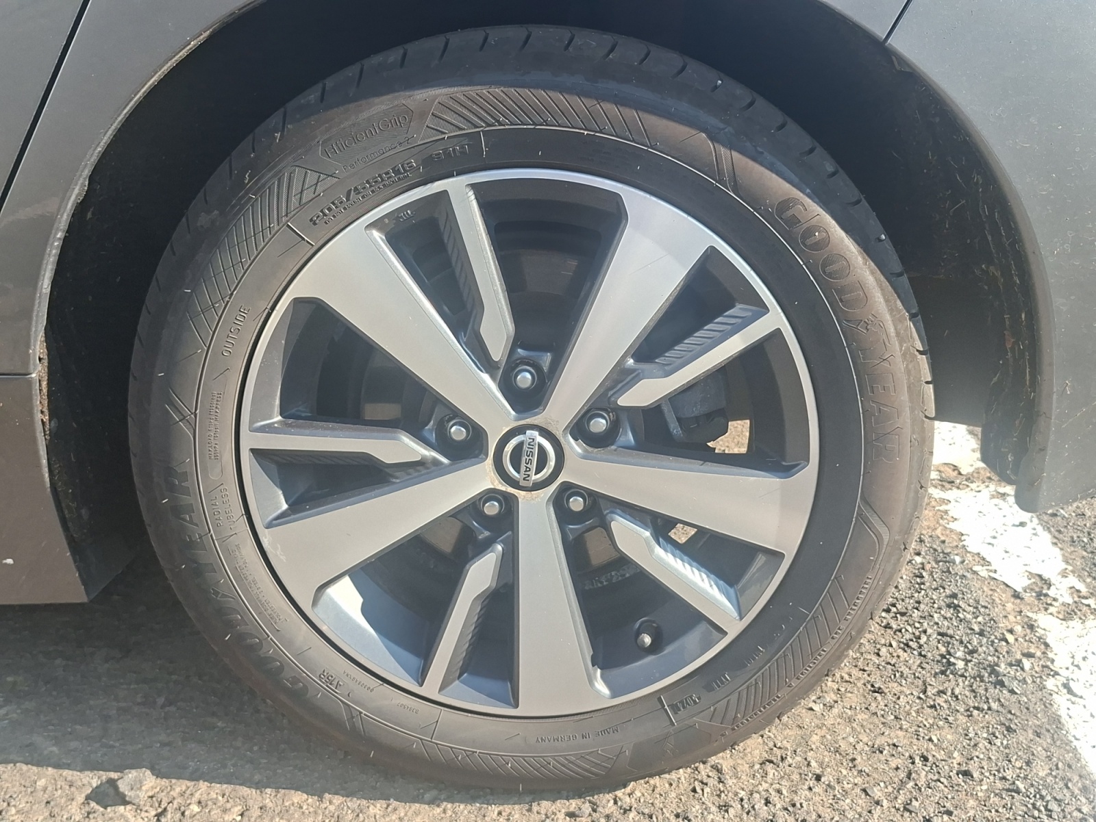 Nissan Leaf 35