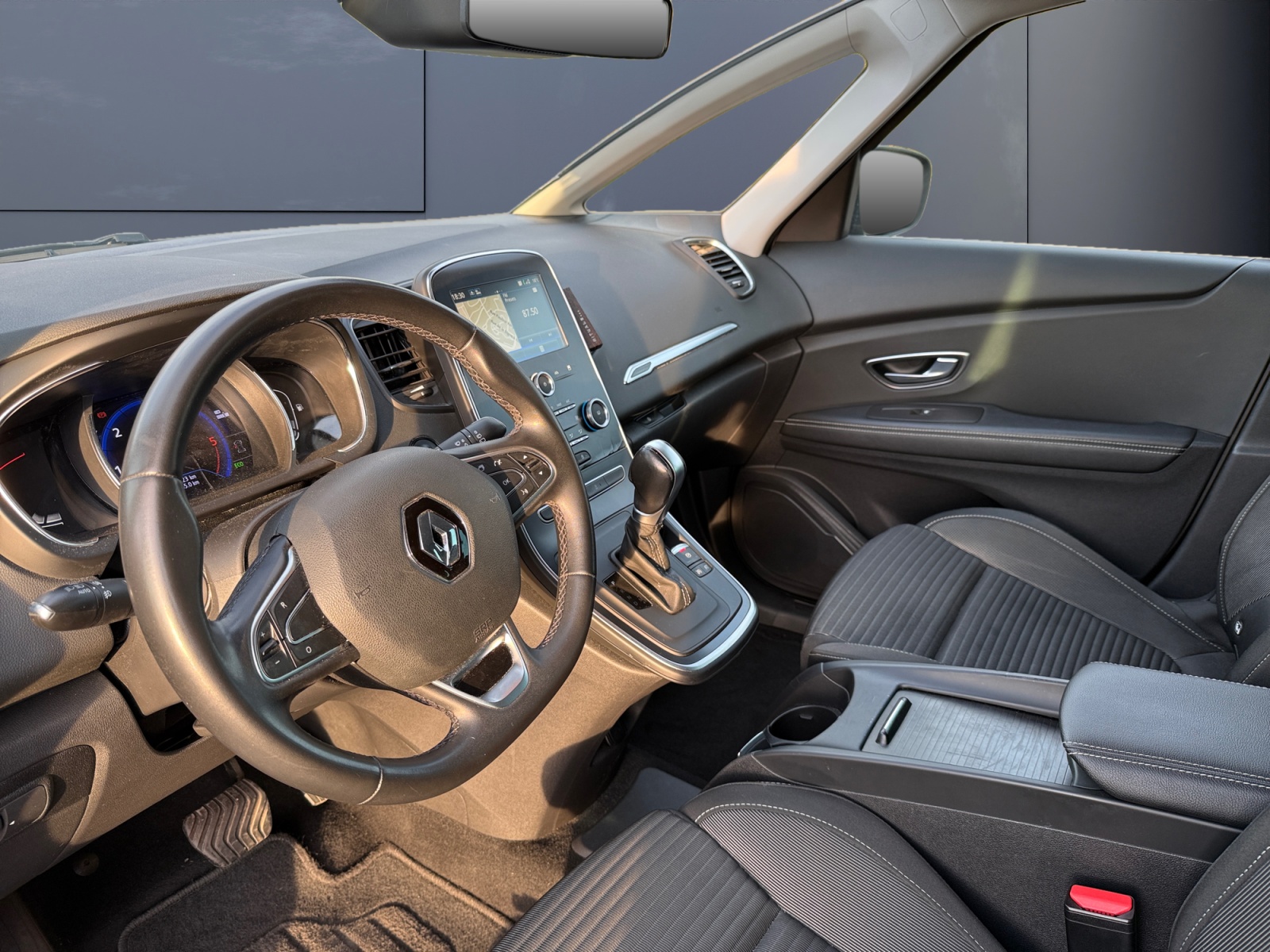 Renault Grand Scenic 8