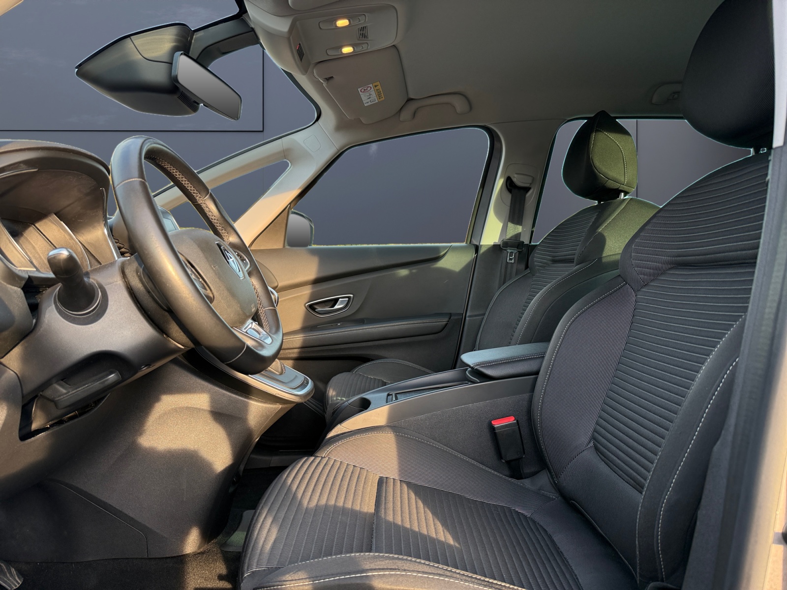 Renault Grand Scenic 9