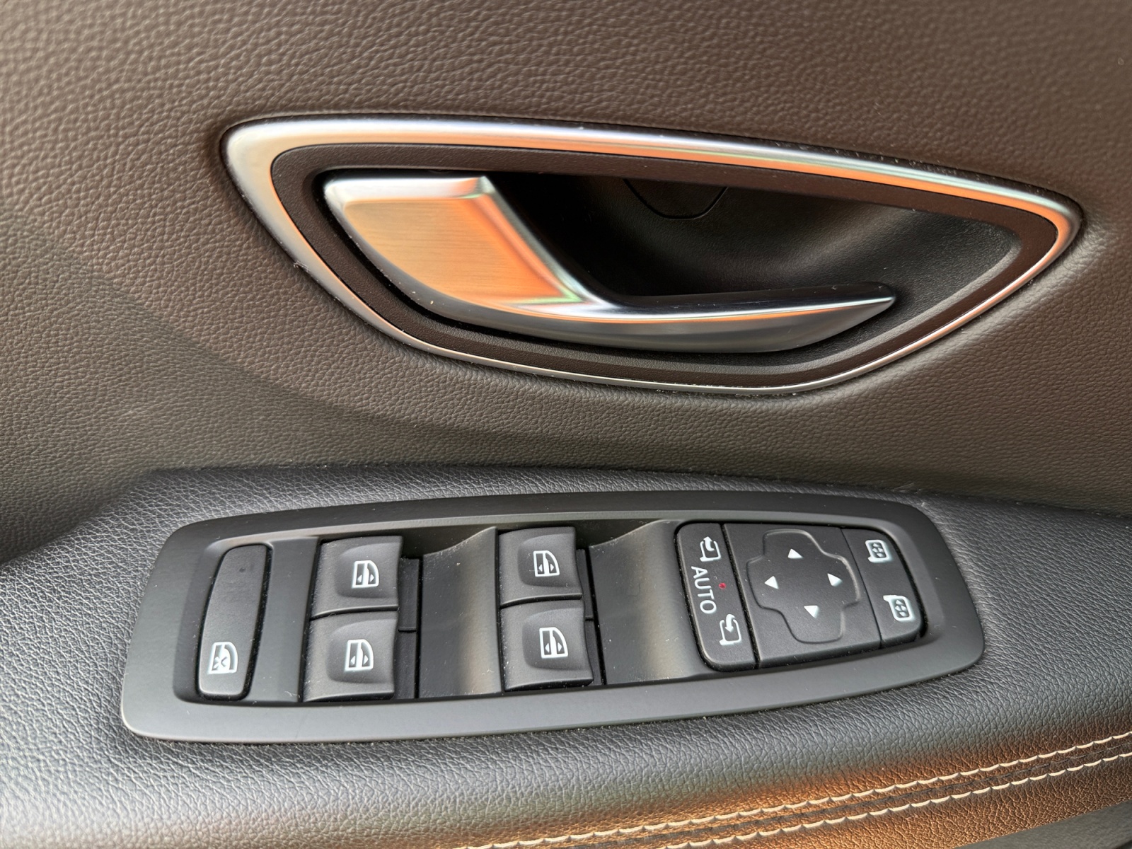 Renault Grand Scenic 25