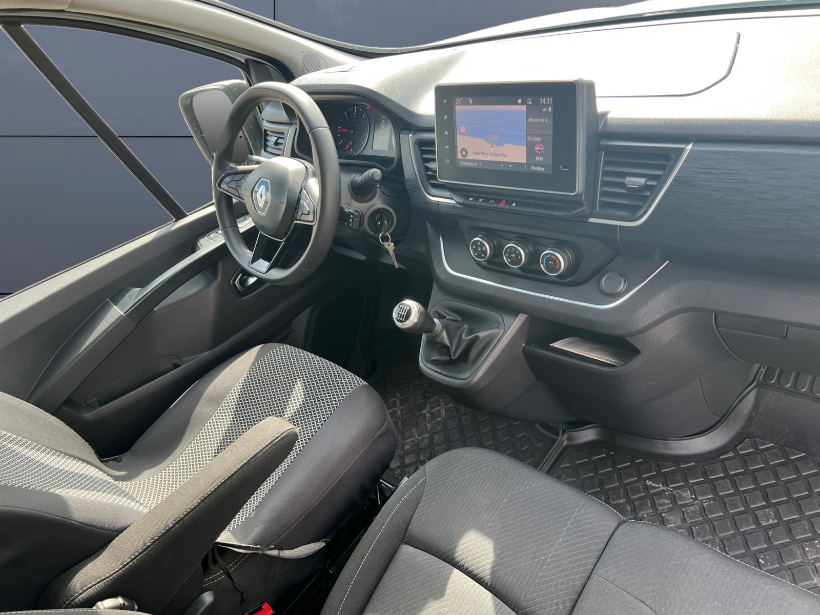 Renault Trafic Vu 12