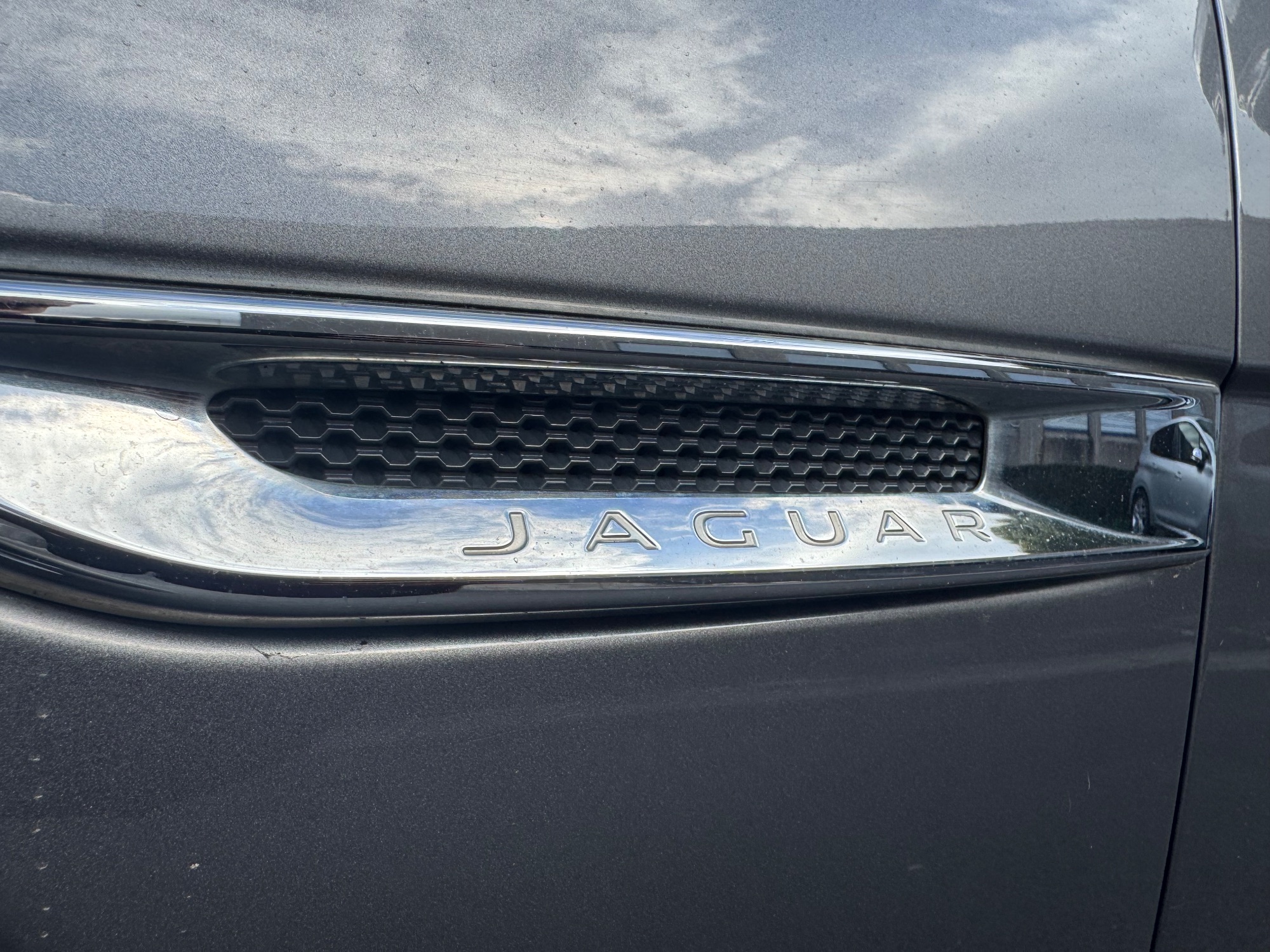 Jaguar Xe 41