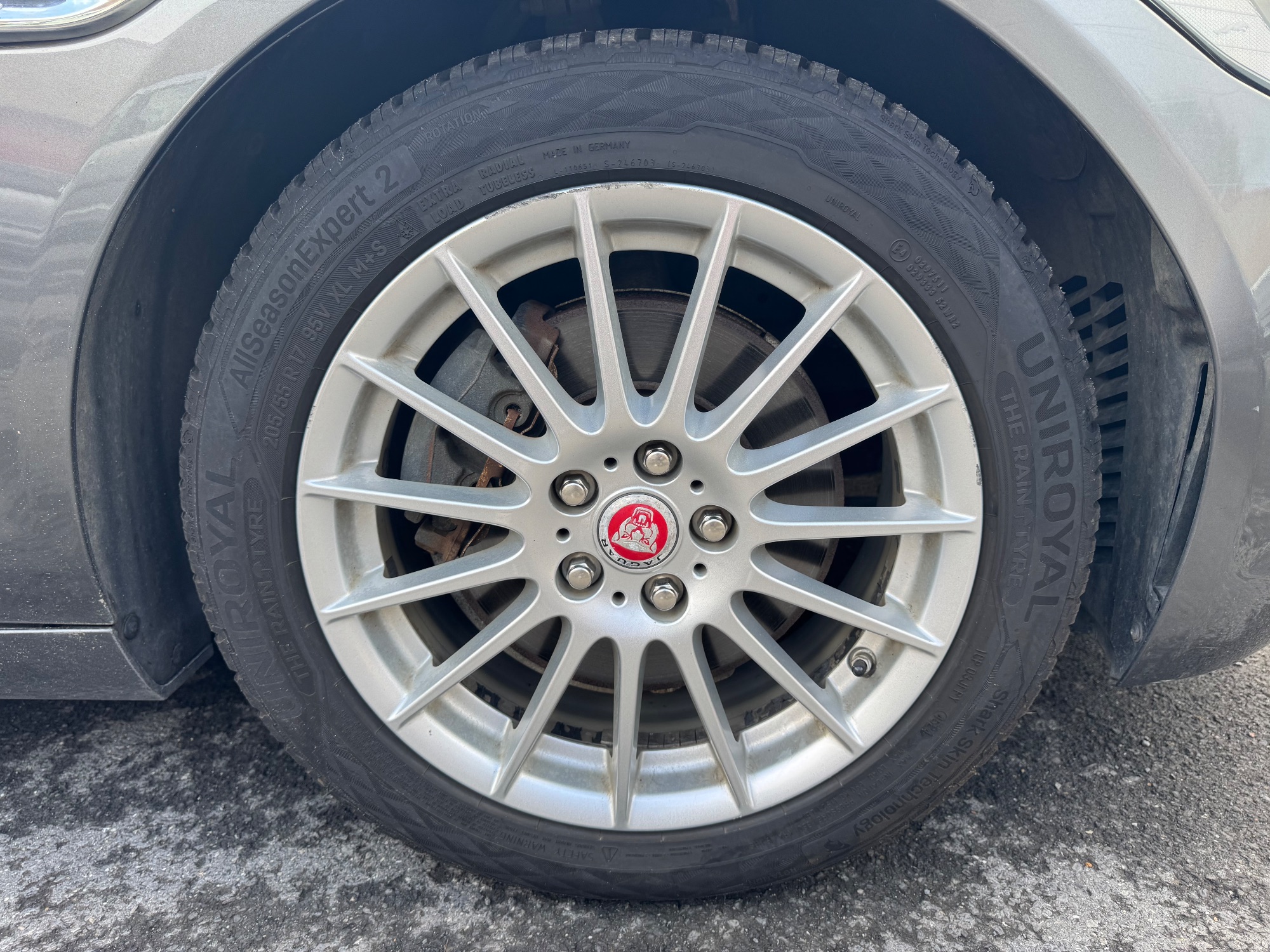 Jaguar Xe 39