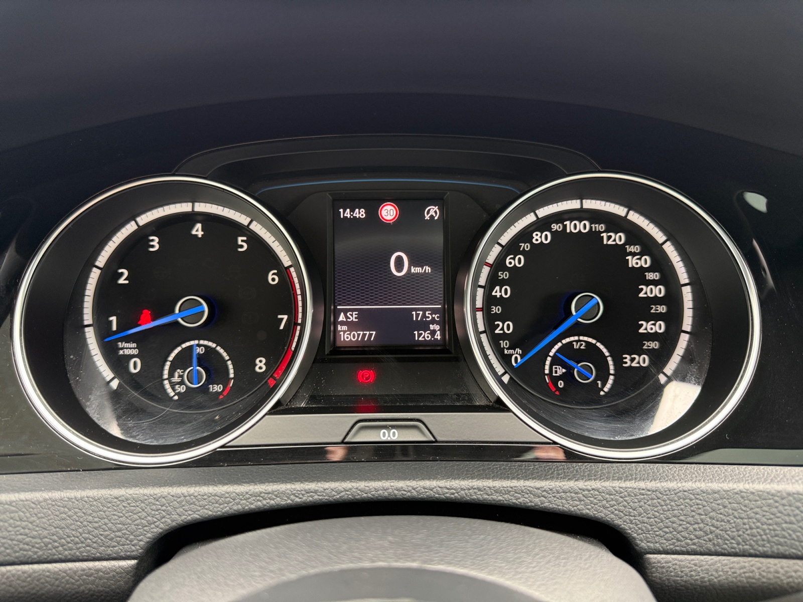 Volkswagen Golf 16