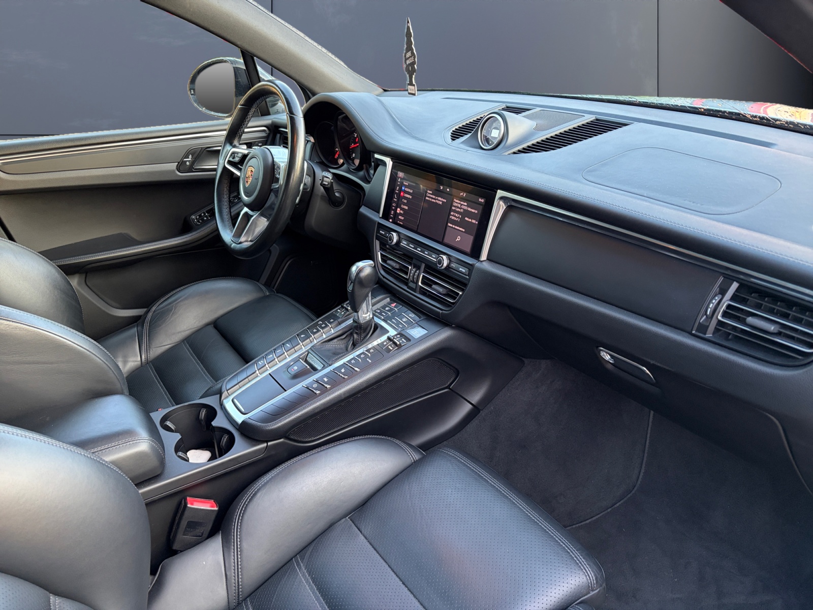 Porsche Macan 12