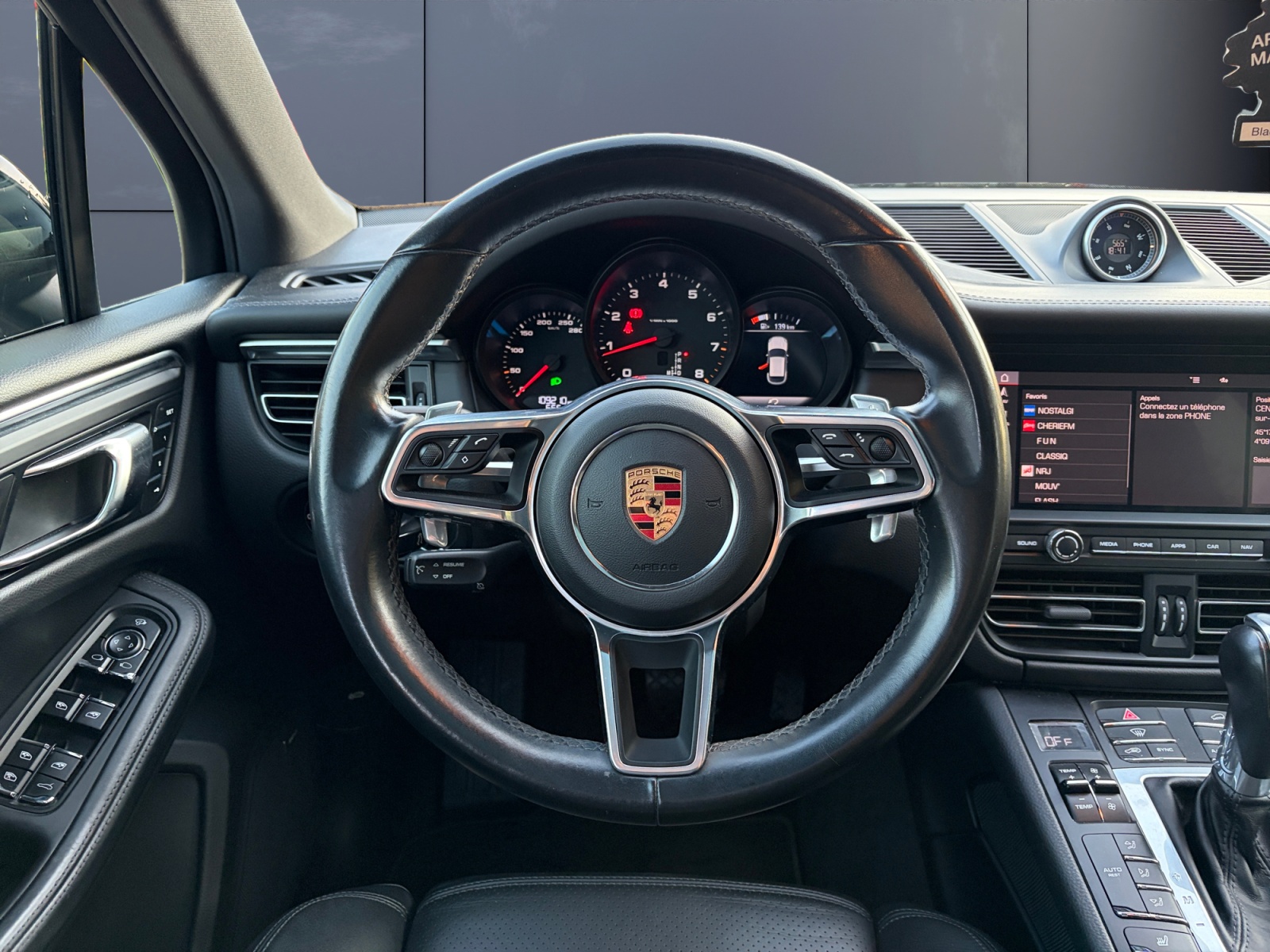 Porsche Macan 15