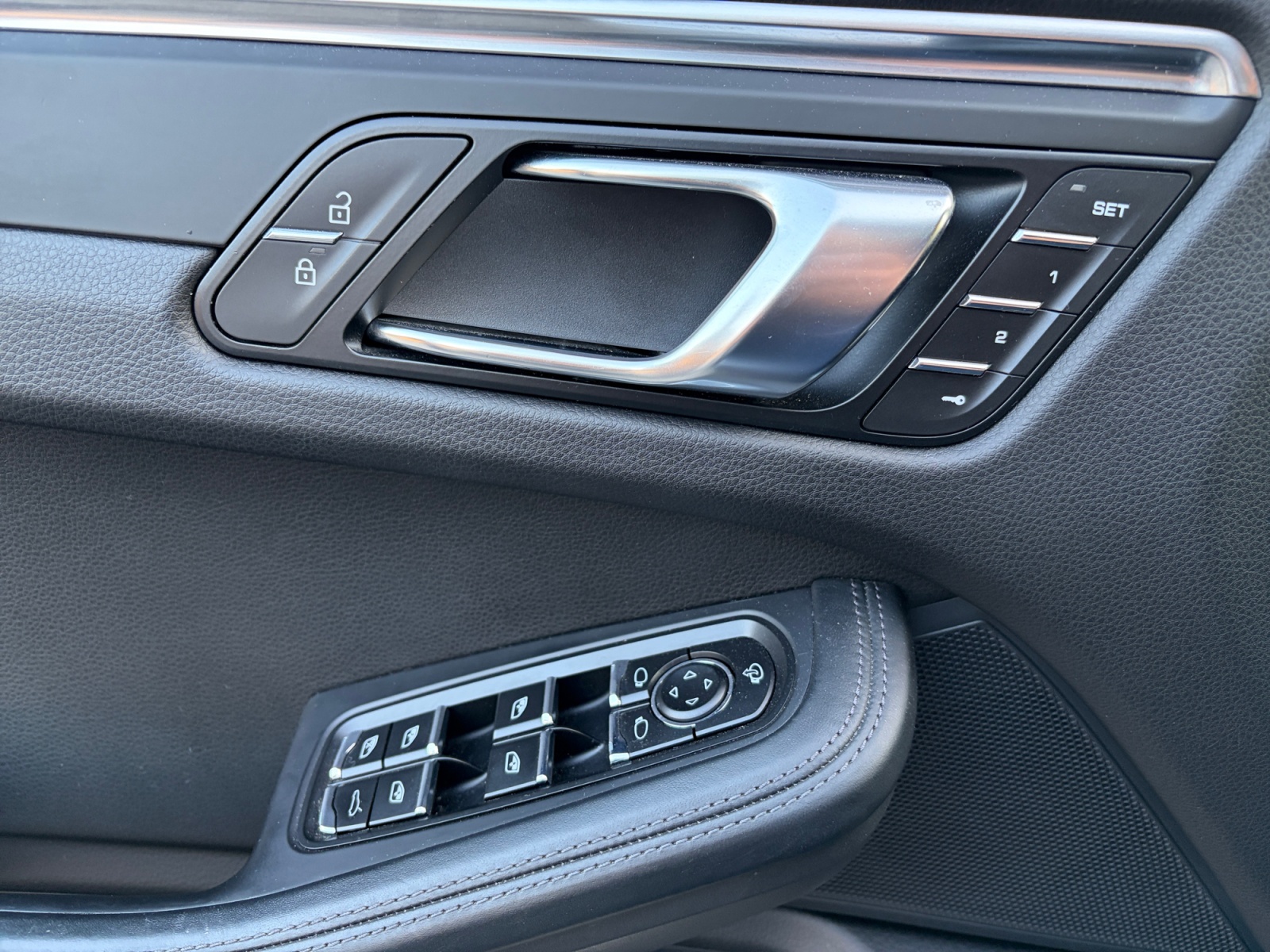 Porsche Macan 18