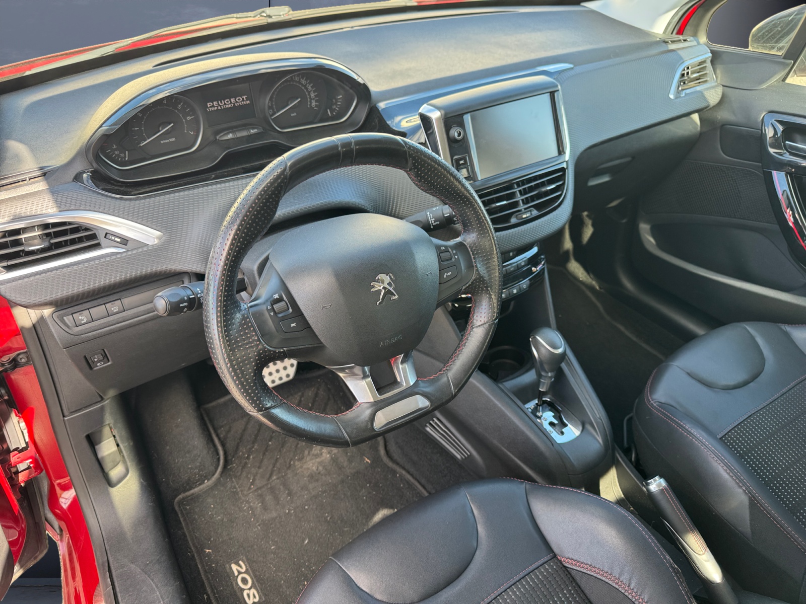 Peugeot 208 8
