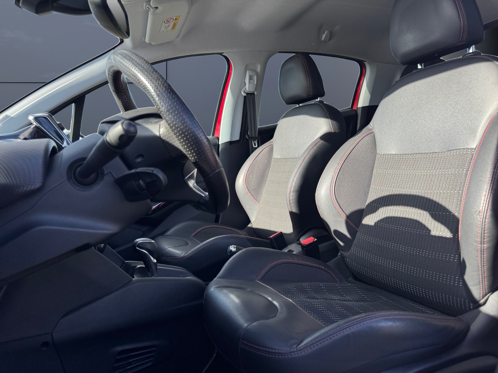 Peugeot 208 9