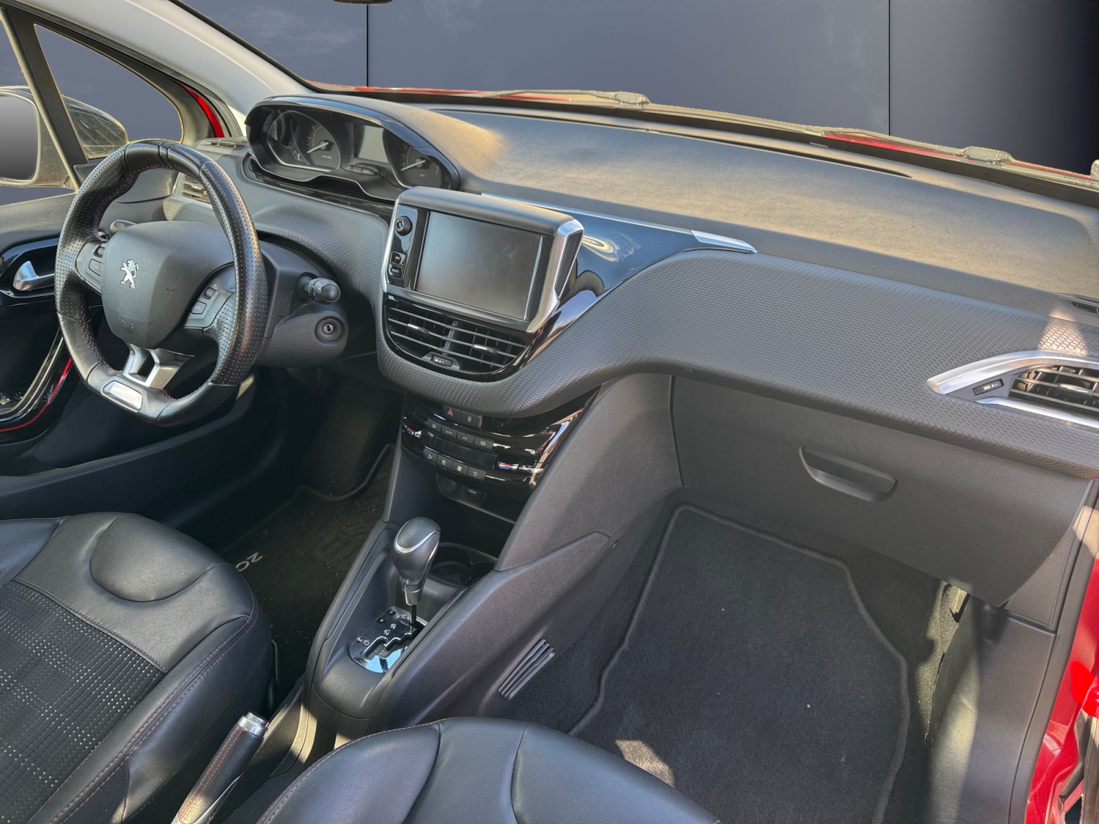 Peugeot 208 12