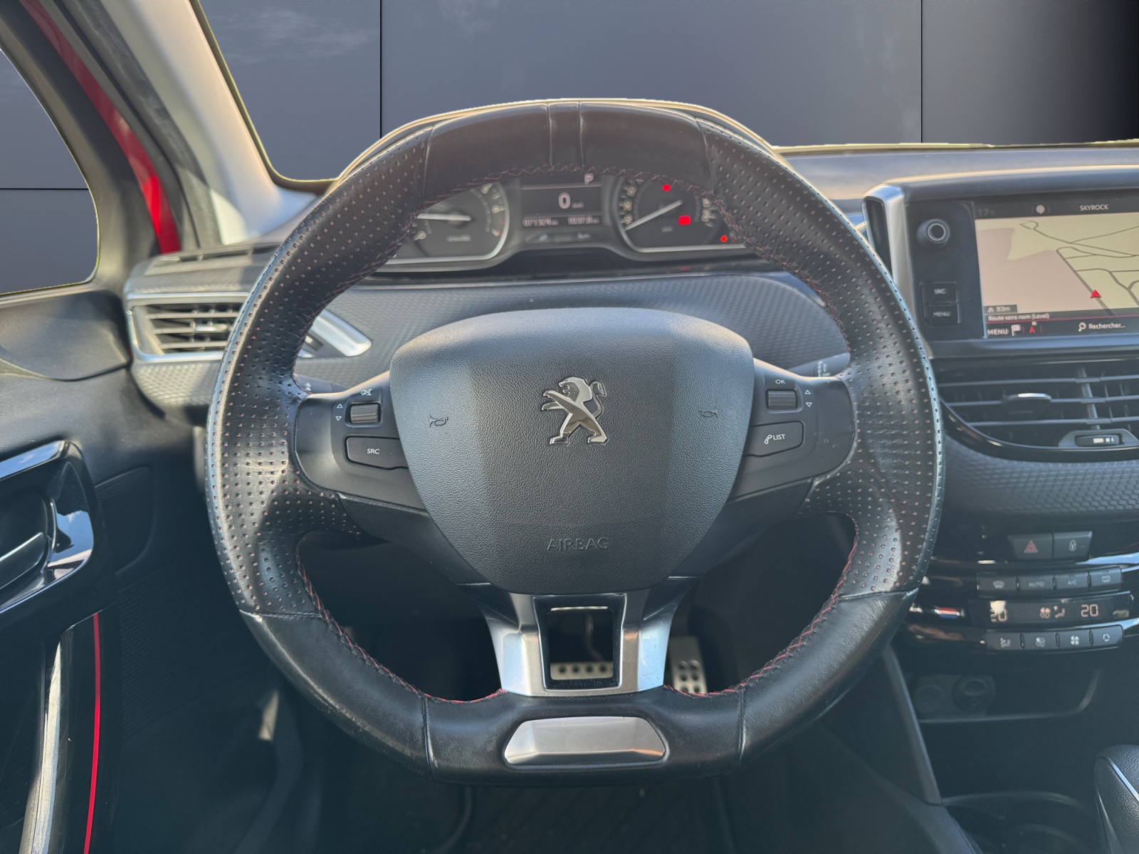 Peugeot 208 15