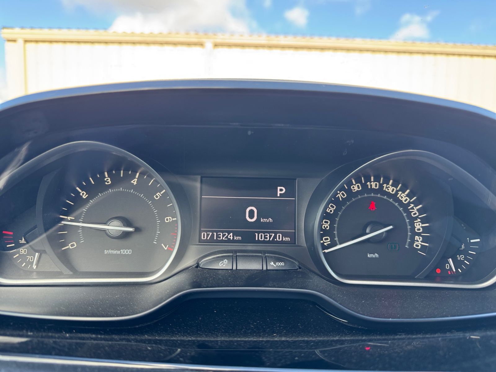 Peugeot 208 16