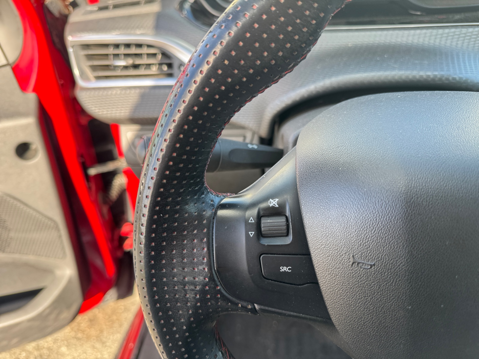 Peugeot 208 18