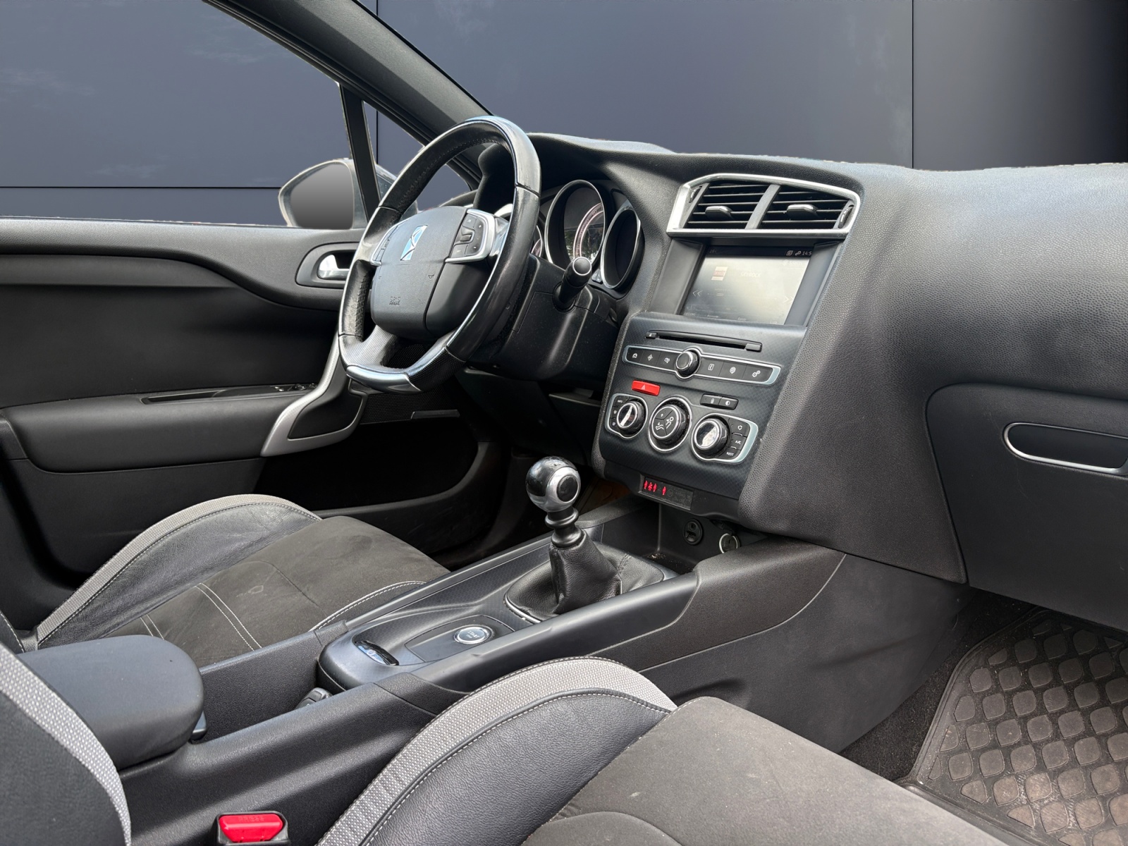 Ds Automobiles Ds 4 12