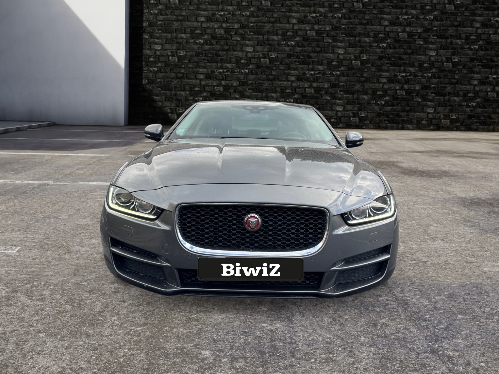 Jaguar Xe 7