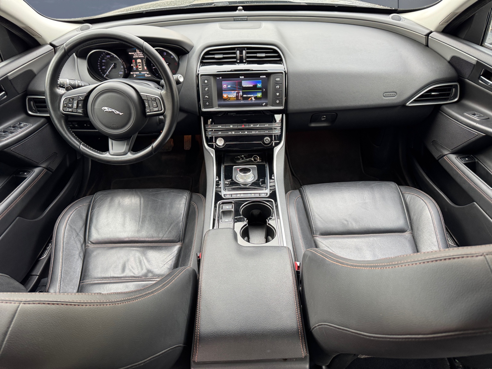 Jaguar Xe 14