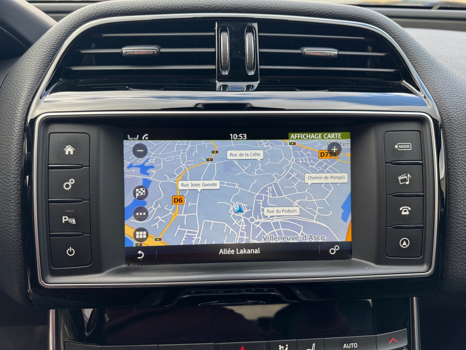 Jaguar Xe 24