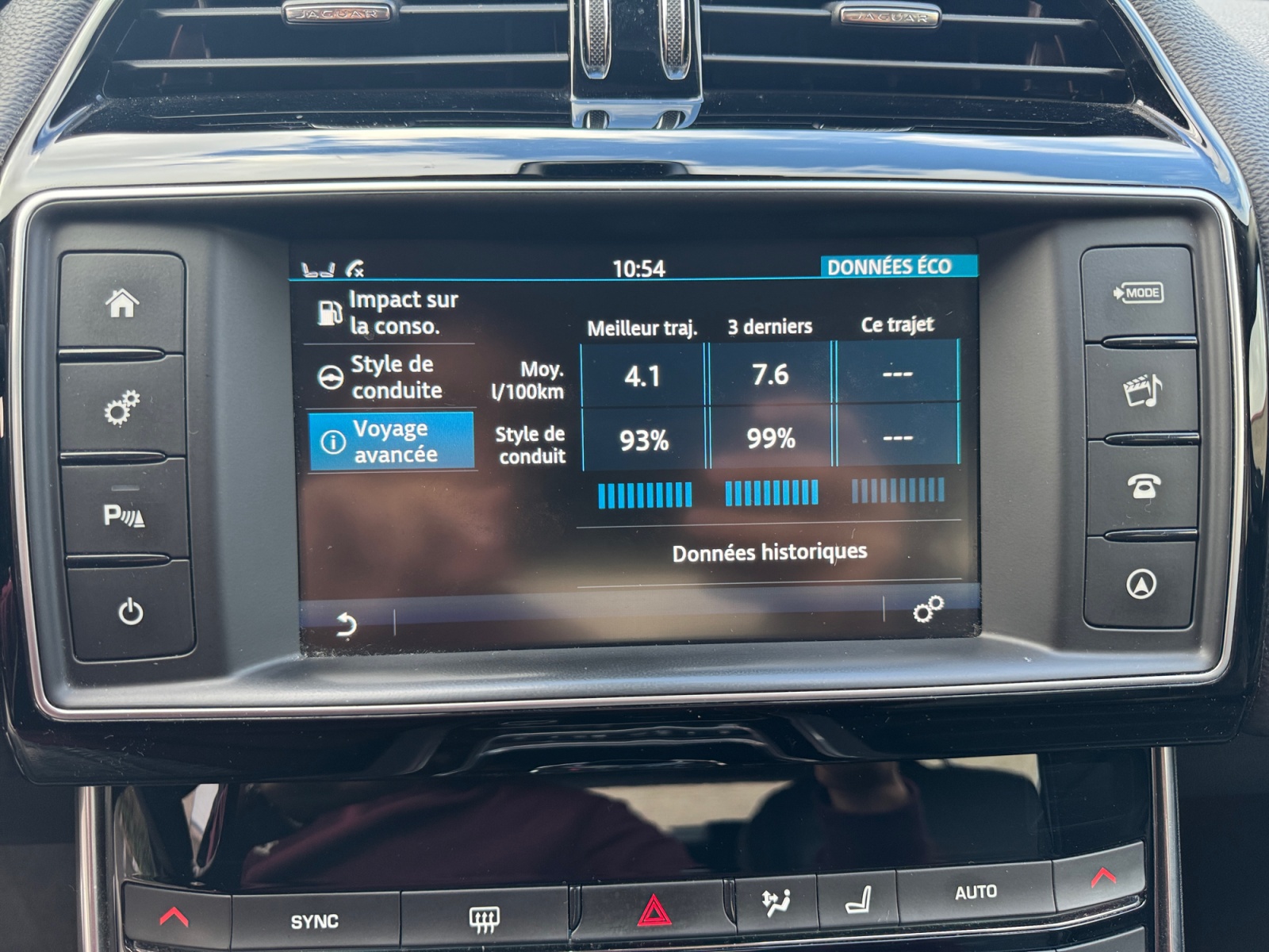 Jaguar Xe 26