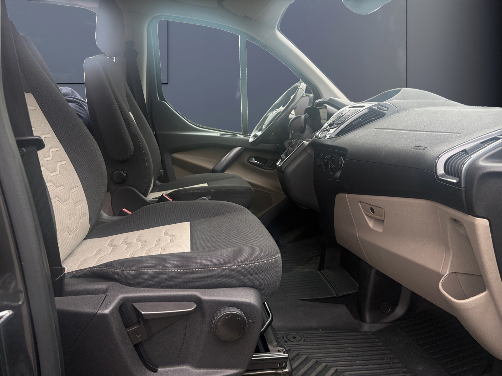 Ford Transit Custom Vu 13
