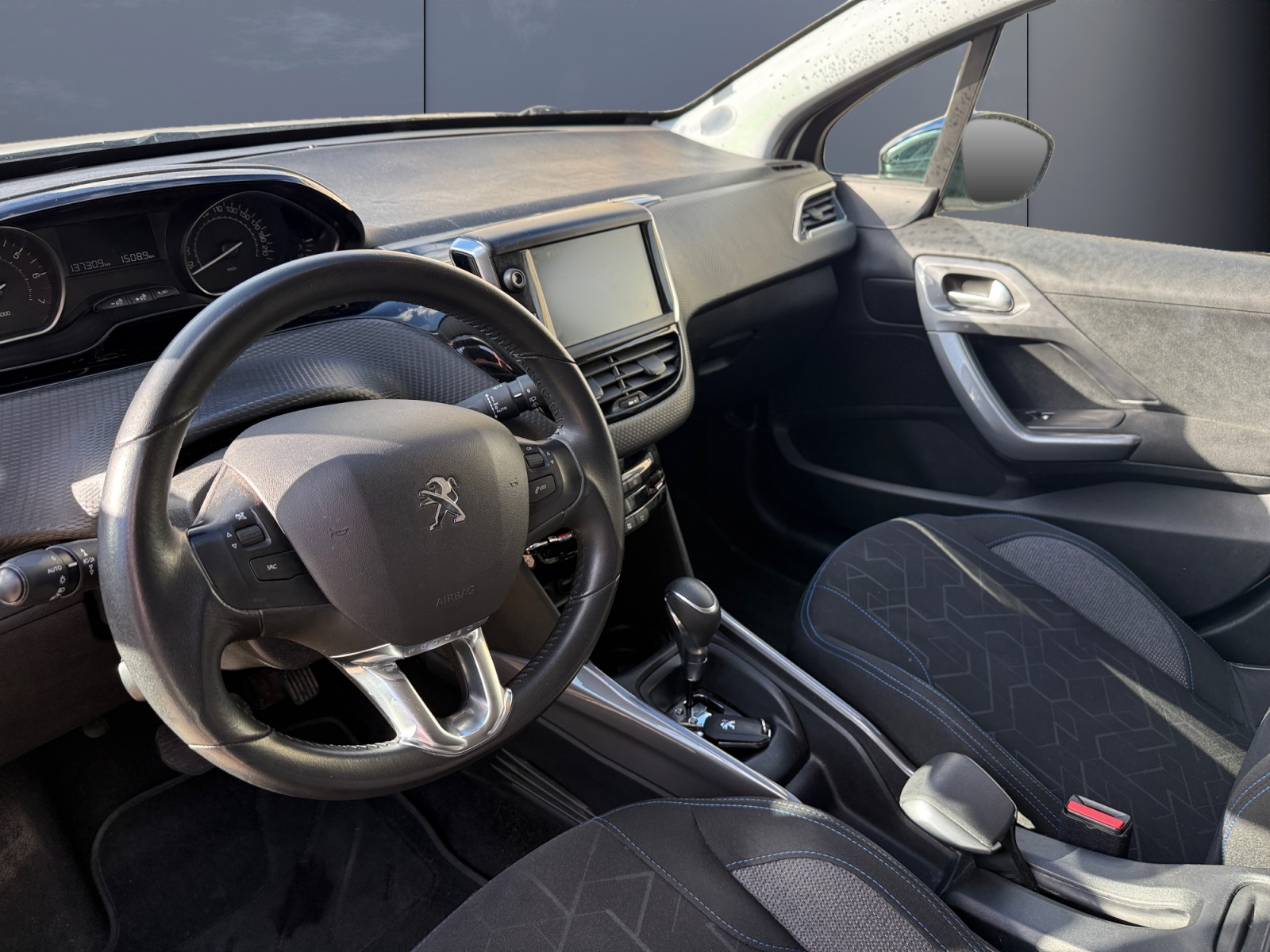 Peugeot 2008 8
