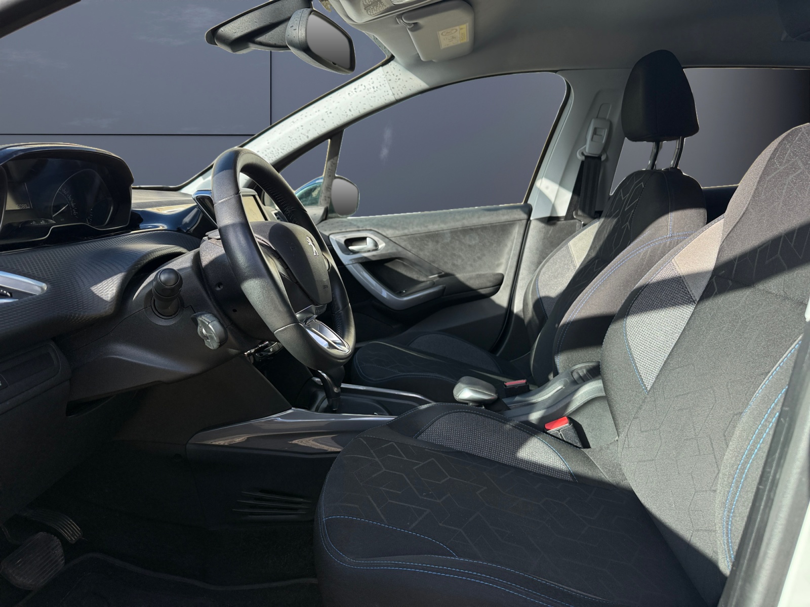 Peugeot 2008 23