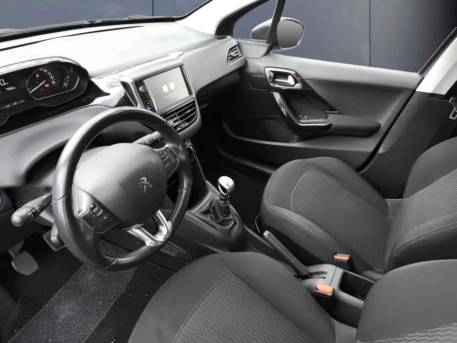 Peugeot 208 8