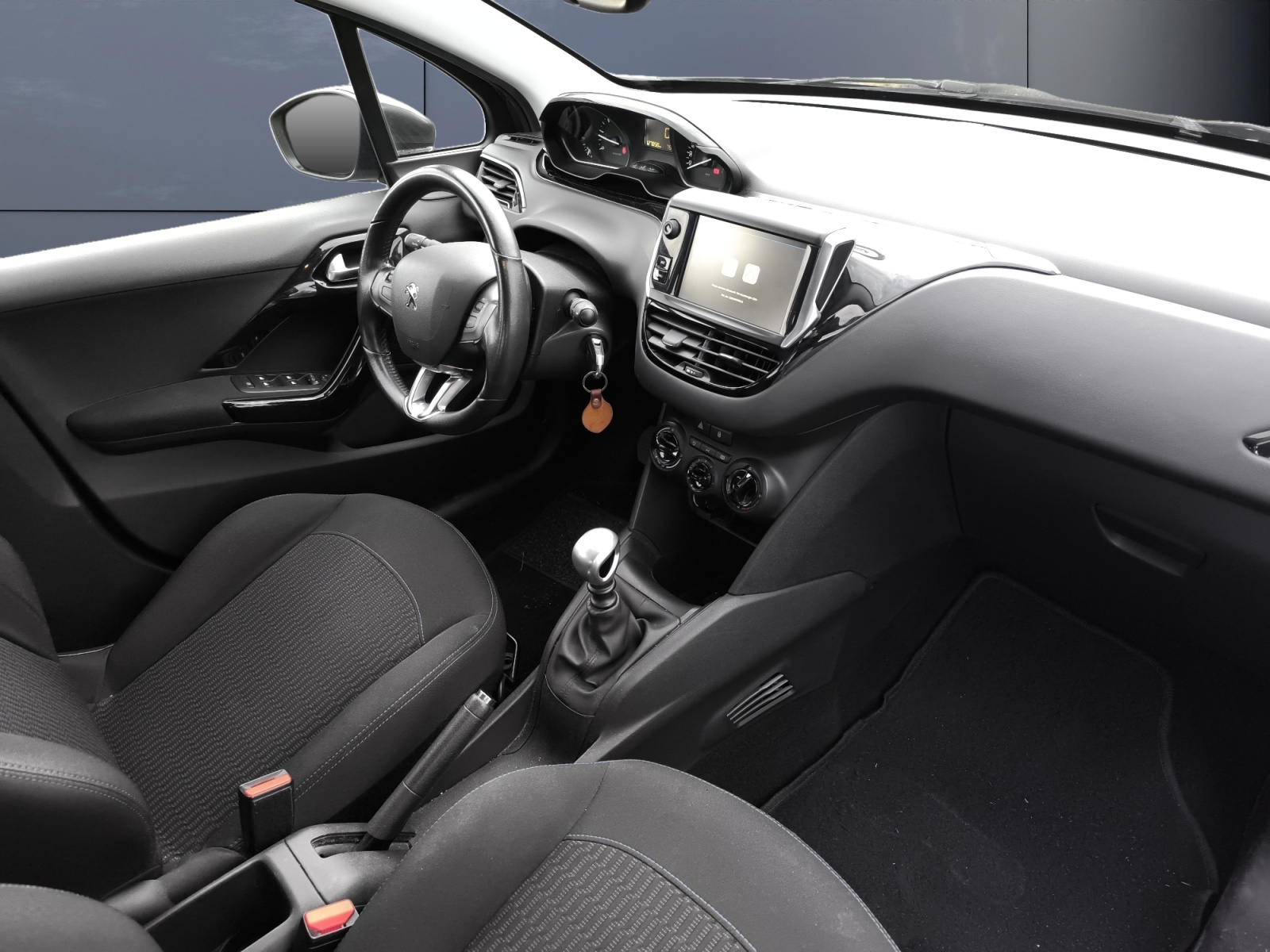 Peugeot 208 12