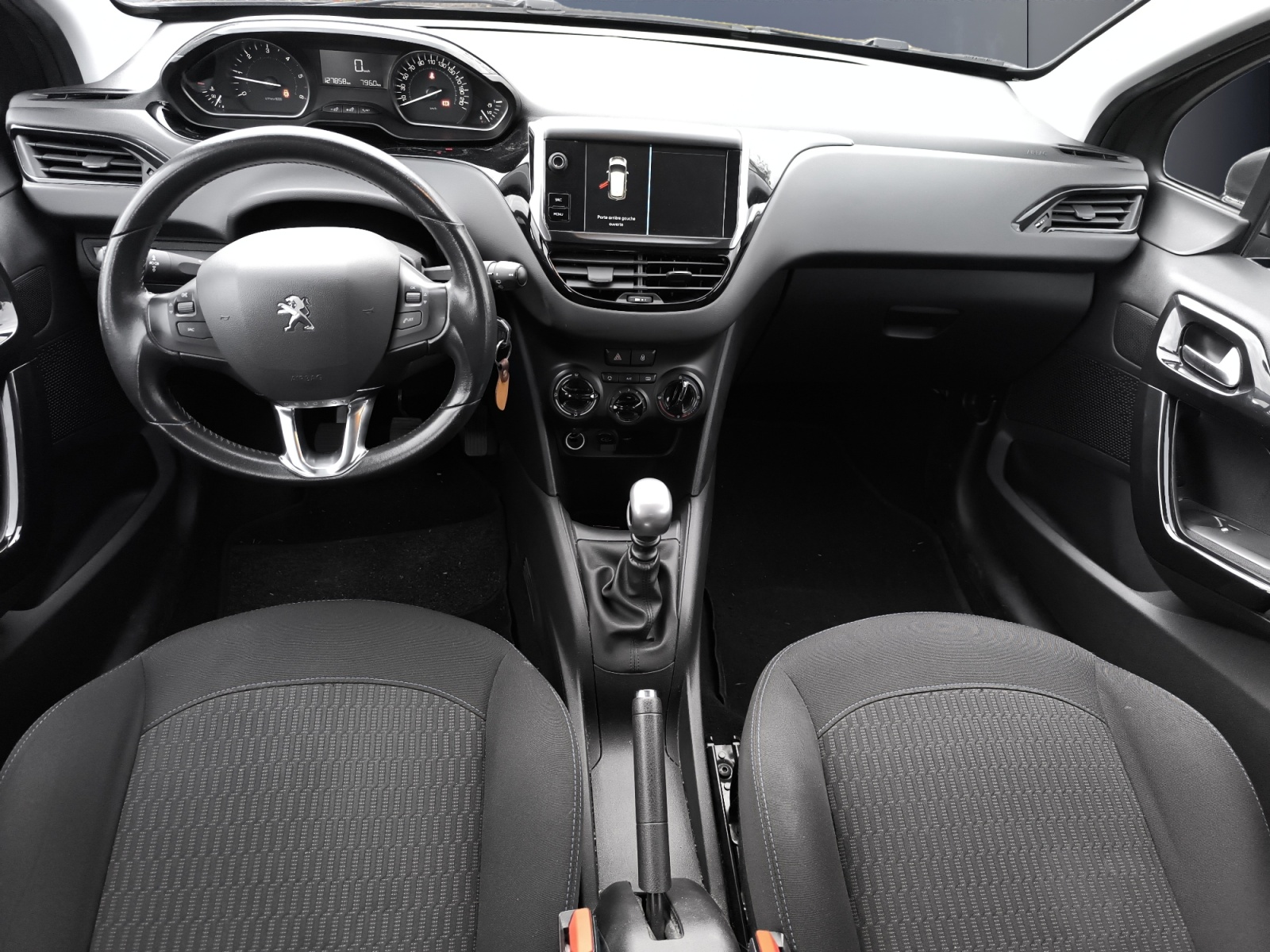 Peugeot 208 14
