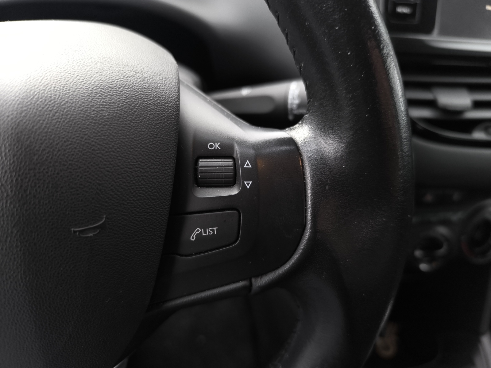 Peugeot 208 17